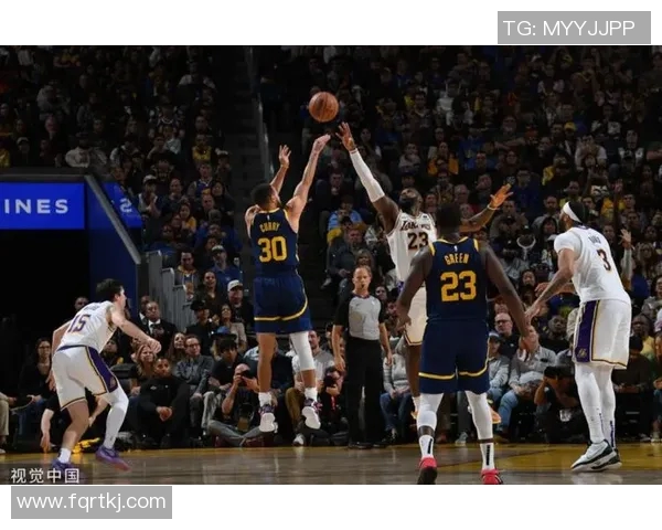 2015年NBA季后赛勇士与小牛的精彩对决回顾与分析